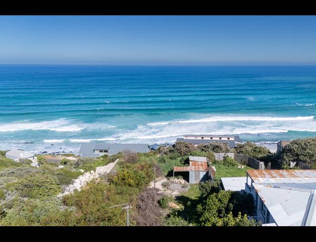 890M² VACANT LAND FOR SALE IN MISTY CLIFFS